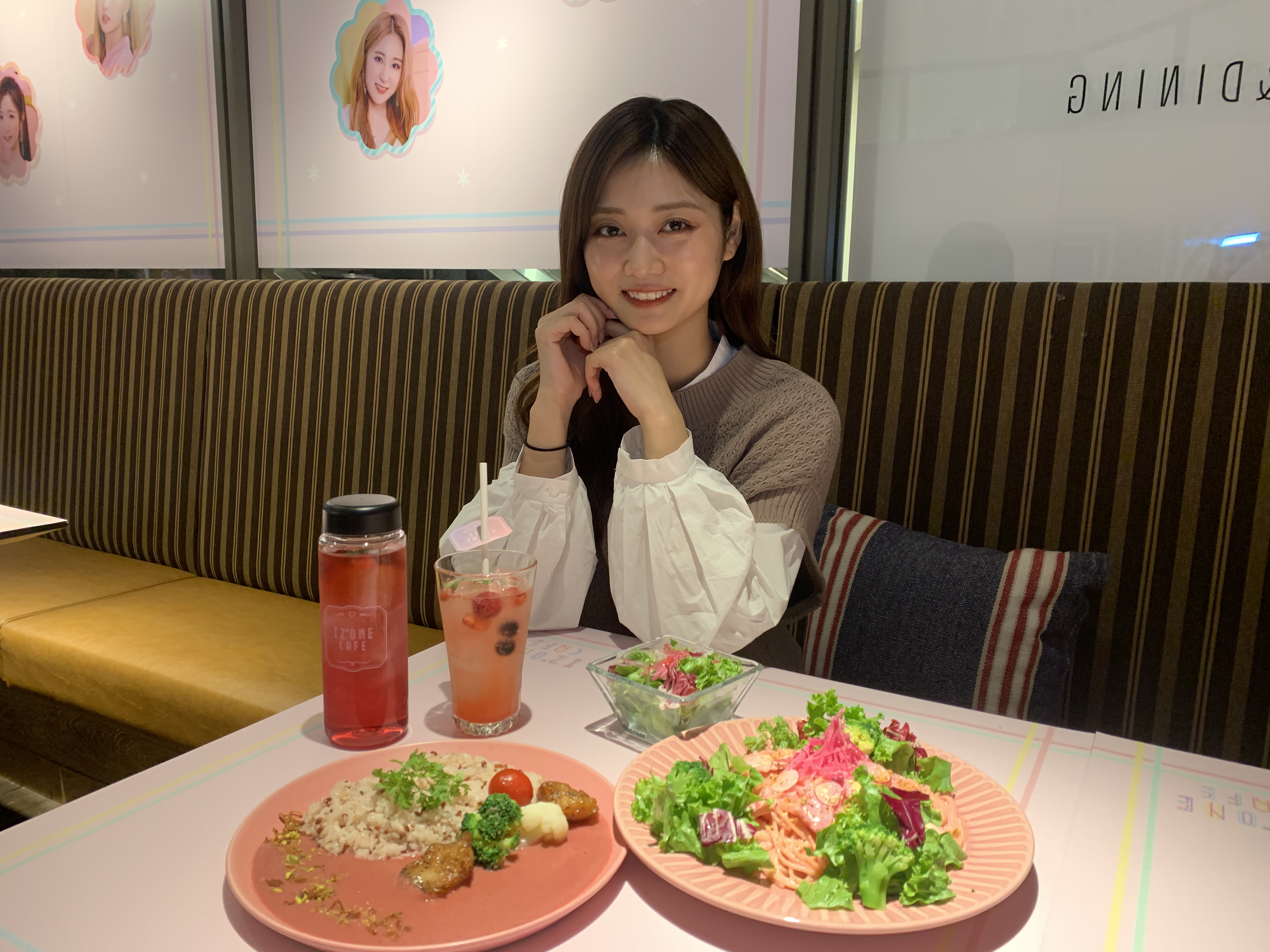 日本1stアルバム「Twelve」を記念して天王寺MIOにアイズワンのコラボ