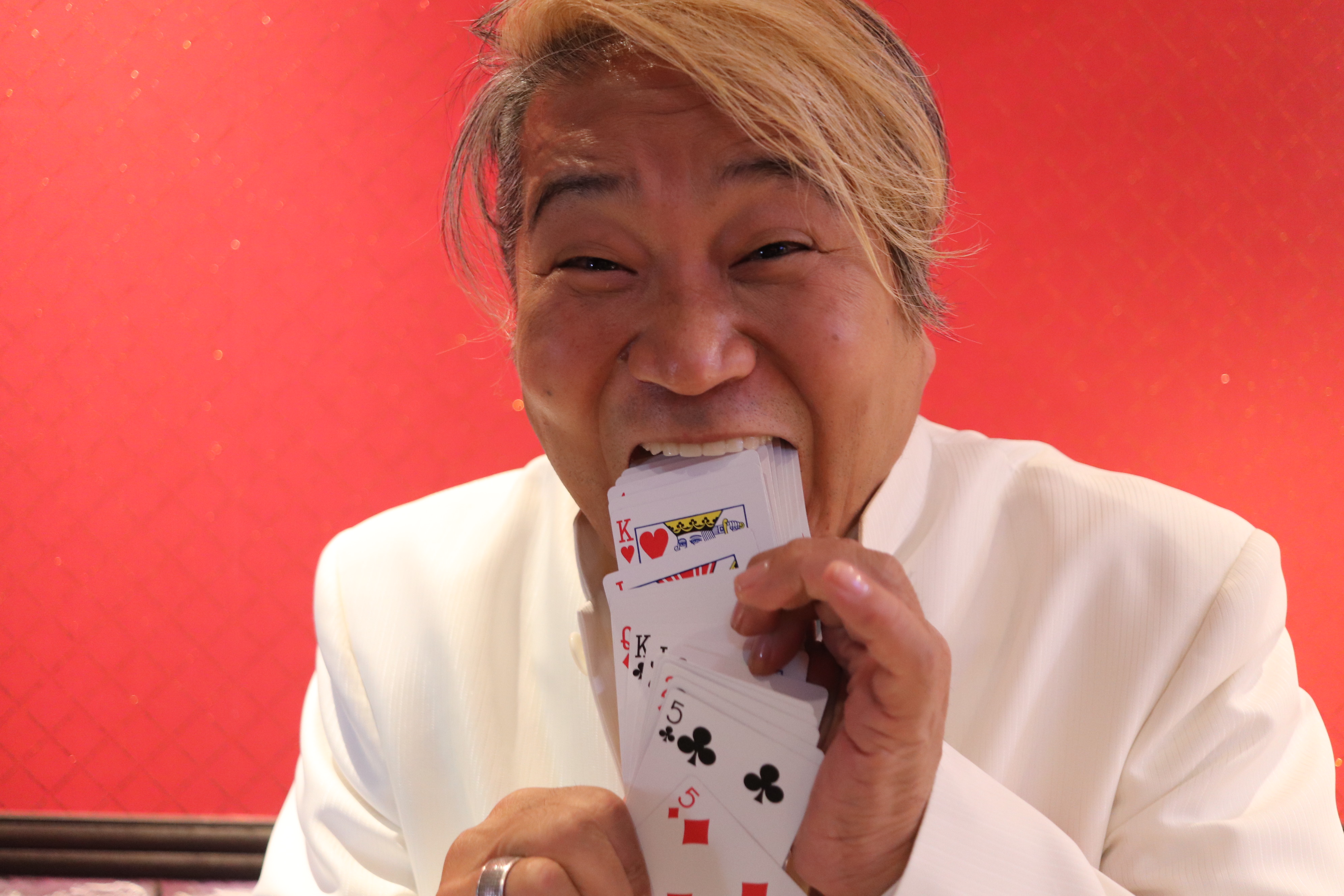 昼 いちごパフェ専門店 夜 マジックバー 異色コラボの Mr Shin ミスターシン の店 がオープン 3 18 大阪ミナミじゃーなる