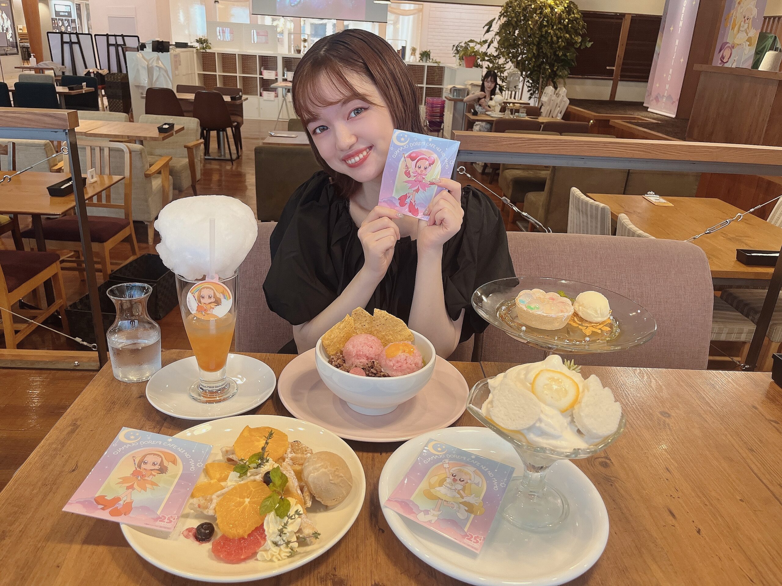おジャ魔女どれみカフェ2024〜虹の魔法〜」が心斎橋オーパに期間限定で